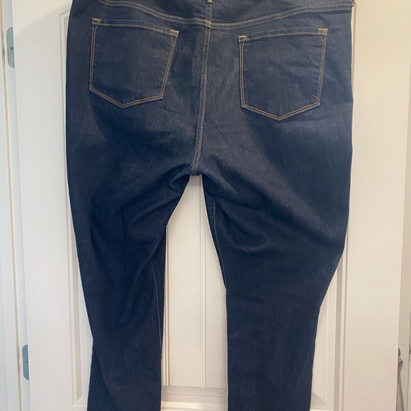 Old Navy Curvy Profile Midrise Jeans - 20 - Picture 2 of 5